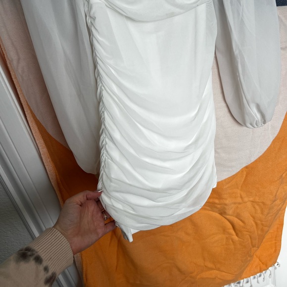 BRIDAL/BACH/RECEPTION DRESS - Picture 5 of 7